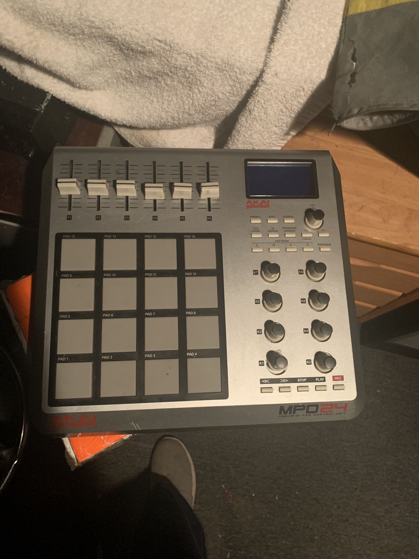 AkaI Mpd 24