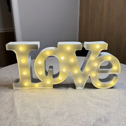 Light Up Love Sign 