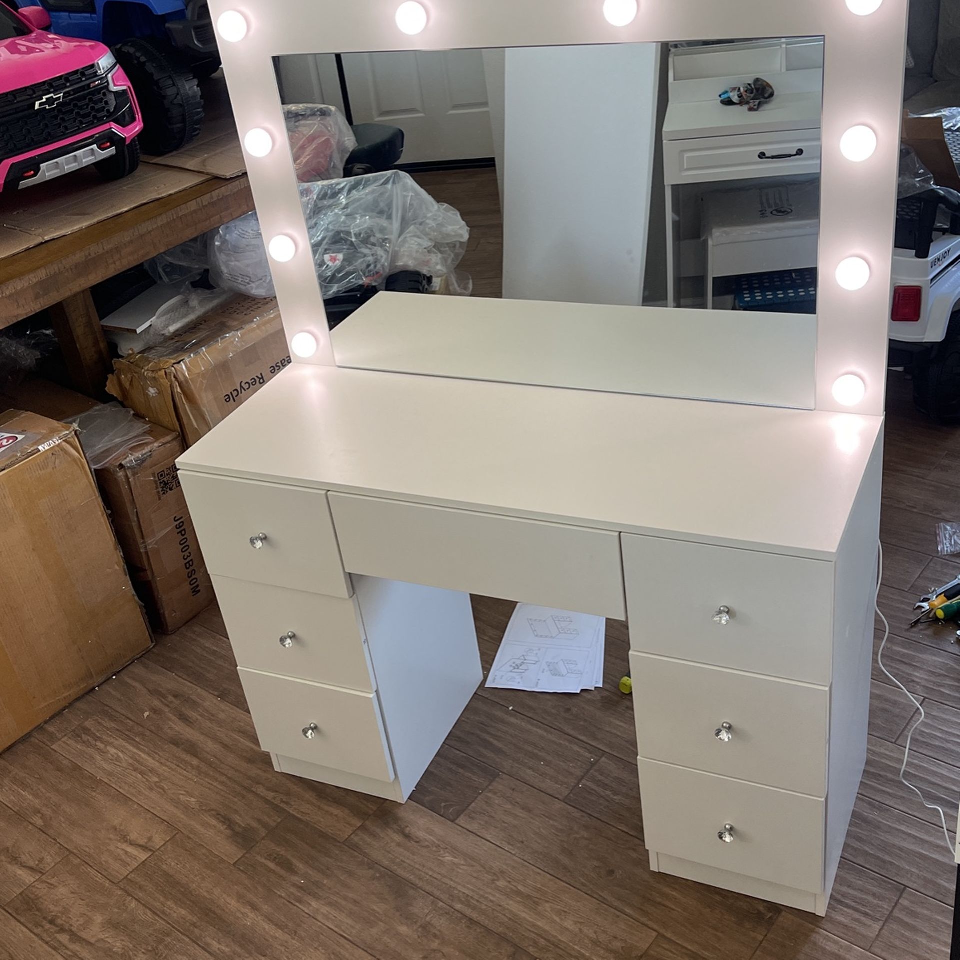 Vanity - White Color - LED - Assembled 