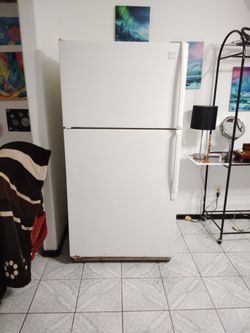 Whirlpool Refrigerator 