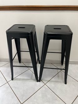 Set of 2 Black Metal Bar Stools