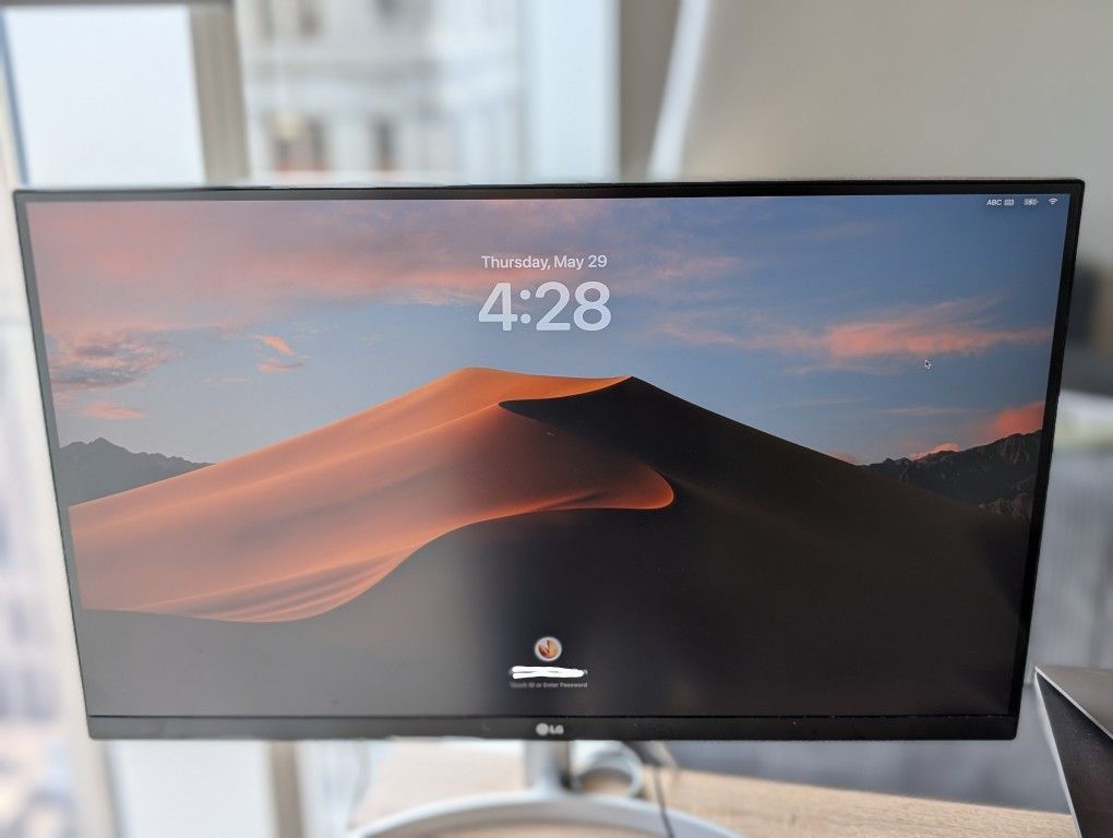 LG 27' Monitor 4k+