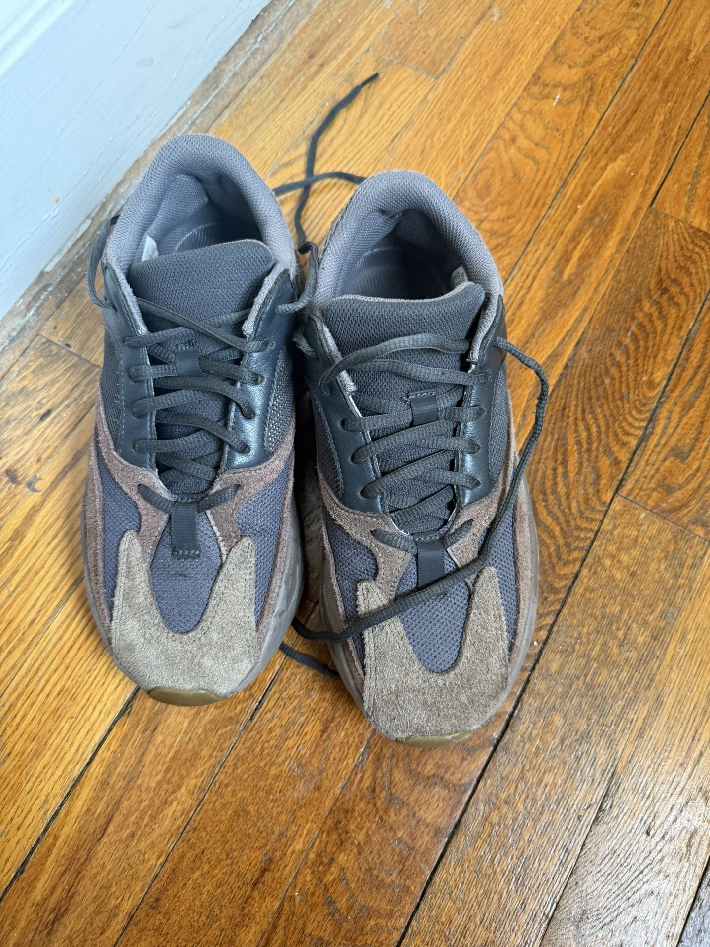Yeezy Boost 700 Mauve
