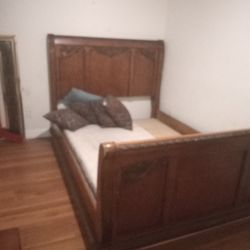 Queen Size Sleigh Bed Frame FREE
