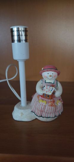 Snowwoman Christmas Figurine Accent Lamp