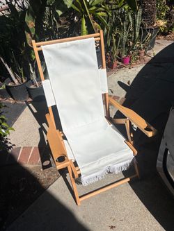 Beach chair with pillow and storage bag