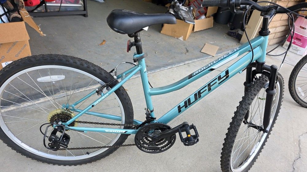 Huffy Rock Creek 26" Women's 18-Speed Mountain Bike