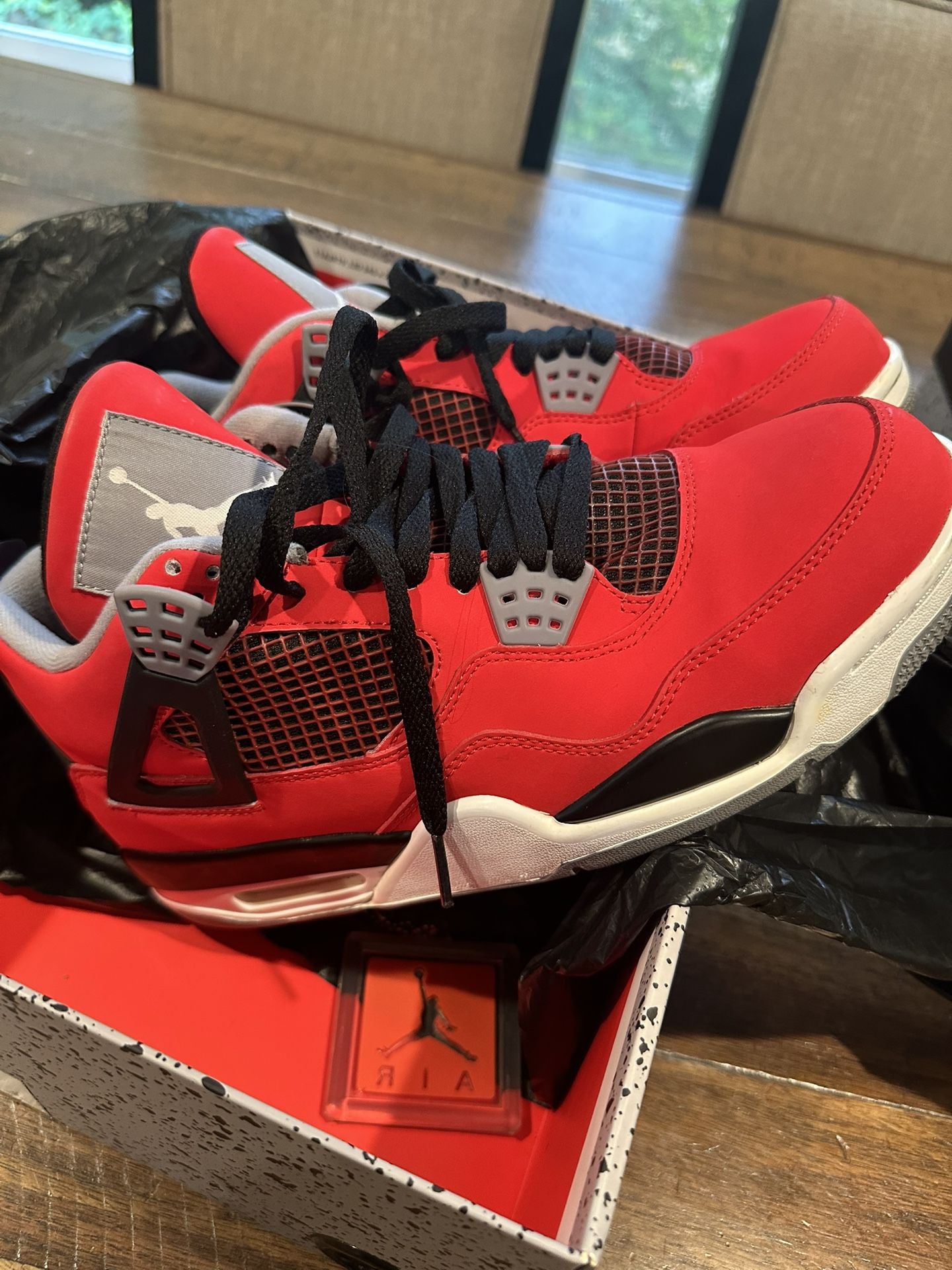 Nike Jordan 4 Toro Bravo