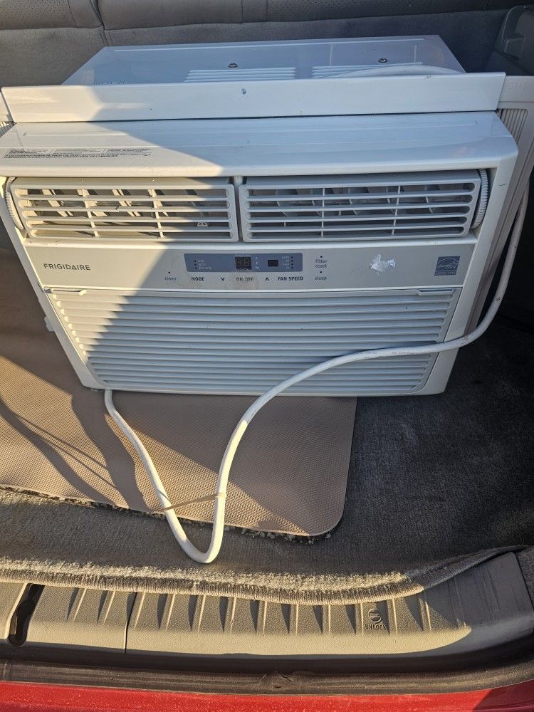 6400 Btu Ac Window Unit Works Great Blows Cold for Sale in Apache