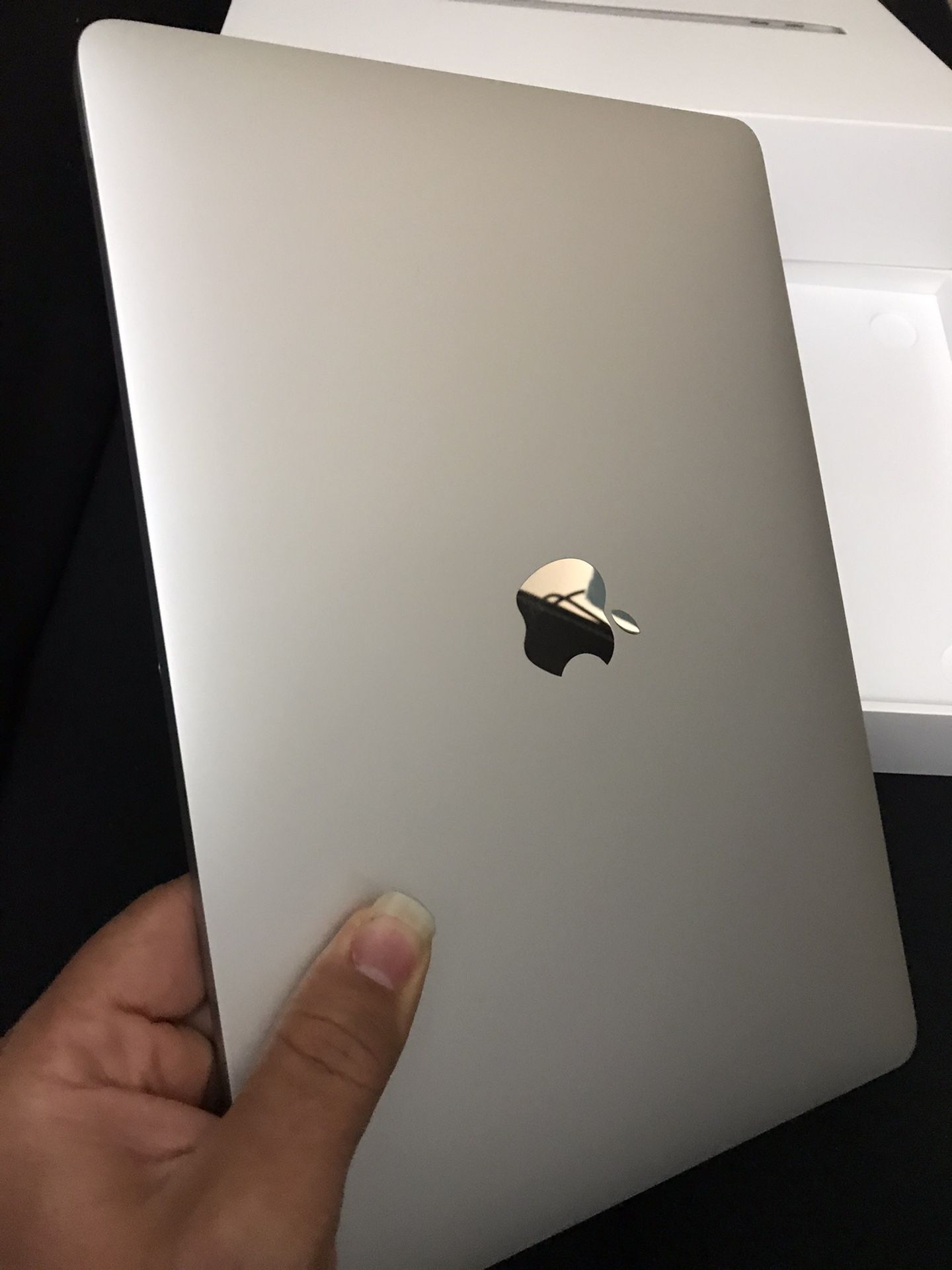 LIKE BRAND NEW 2018 Macbook Air 13" Retina | FINGER PRINT | Touch ID | Dual Core Intel i5 (1.6Ghz) - 8GB - 128GB SSD | A1932 | Battery Cycle : 2 | In