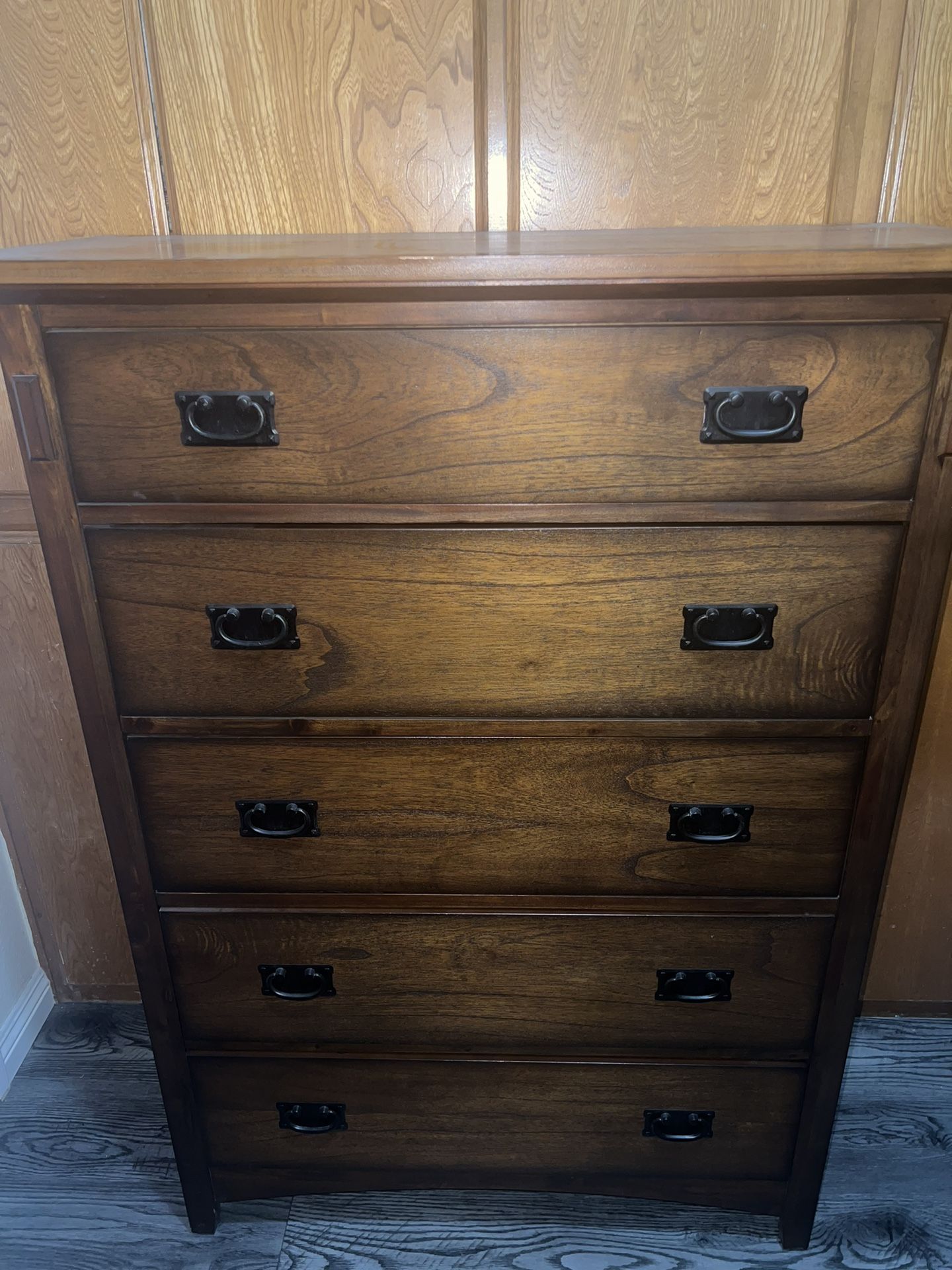 Dresser 