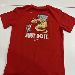 Nike T-shirt Boys Size M 