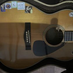 acoustic guitar 