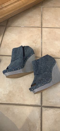 CALVIN KLEIN DENIM WEDGES SIZE 7.5