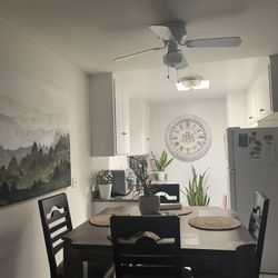 5 Pice Dining Table With Chairs $400