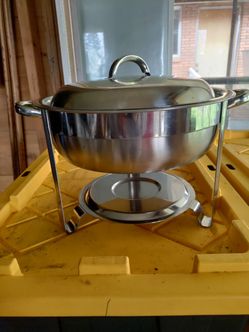 Round 4 piece Chafing dish 13.5". We have 1 Left