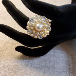 Brand New Stretch  Ring Its Very Beautiful  .   Fits Most . 