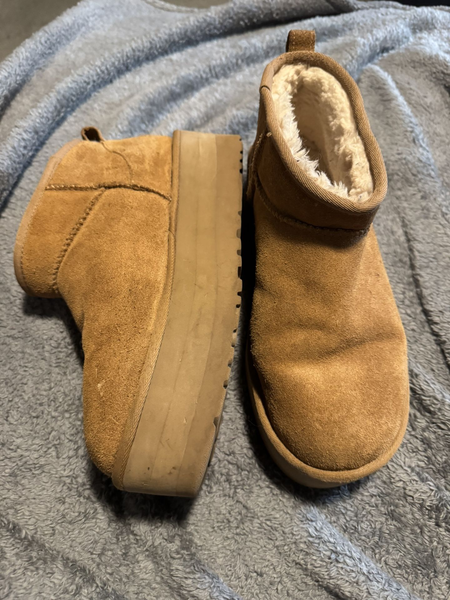 UGG PLATFORM BOOTS