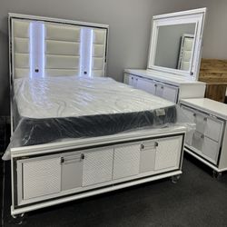 Queen Bedrom Set 4 Pc 