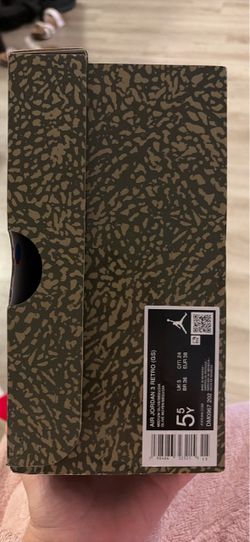 Air Jordan 3 Retro GS Medium Olive Size 5Y