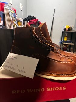 Red wing brown fill grain leather boots.