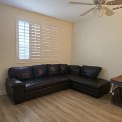 Abbyson Living Genuine Leather Sectional Sofa – Black