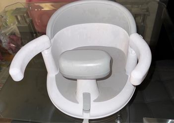 Baby bath seat free with purchase only