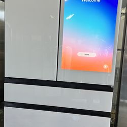 Samsung 28.6 Cu. Ft. Bespoke 4-Door French Door Refrigerator with AI Family Hub+ & AI Vision Inside in White Glass