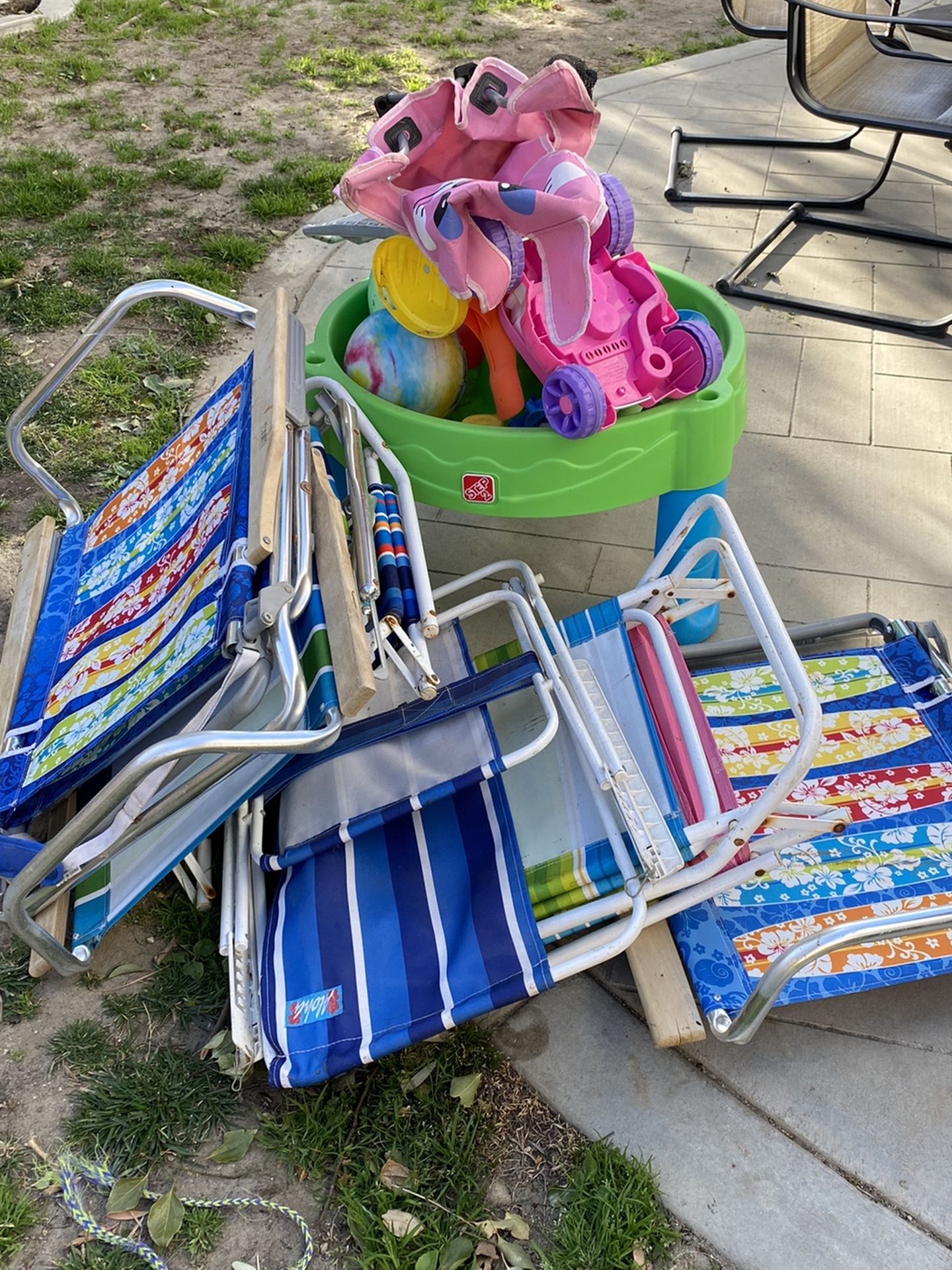 Lawn Chairs and Kid Water Toy FREE