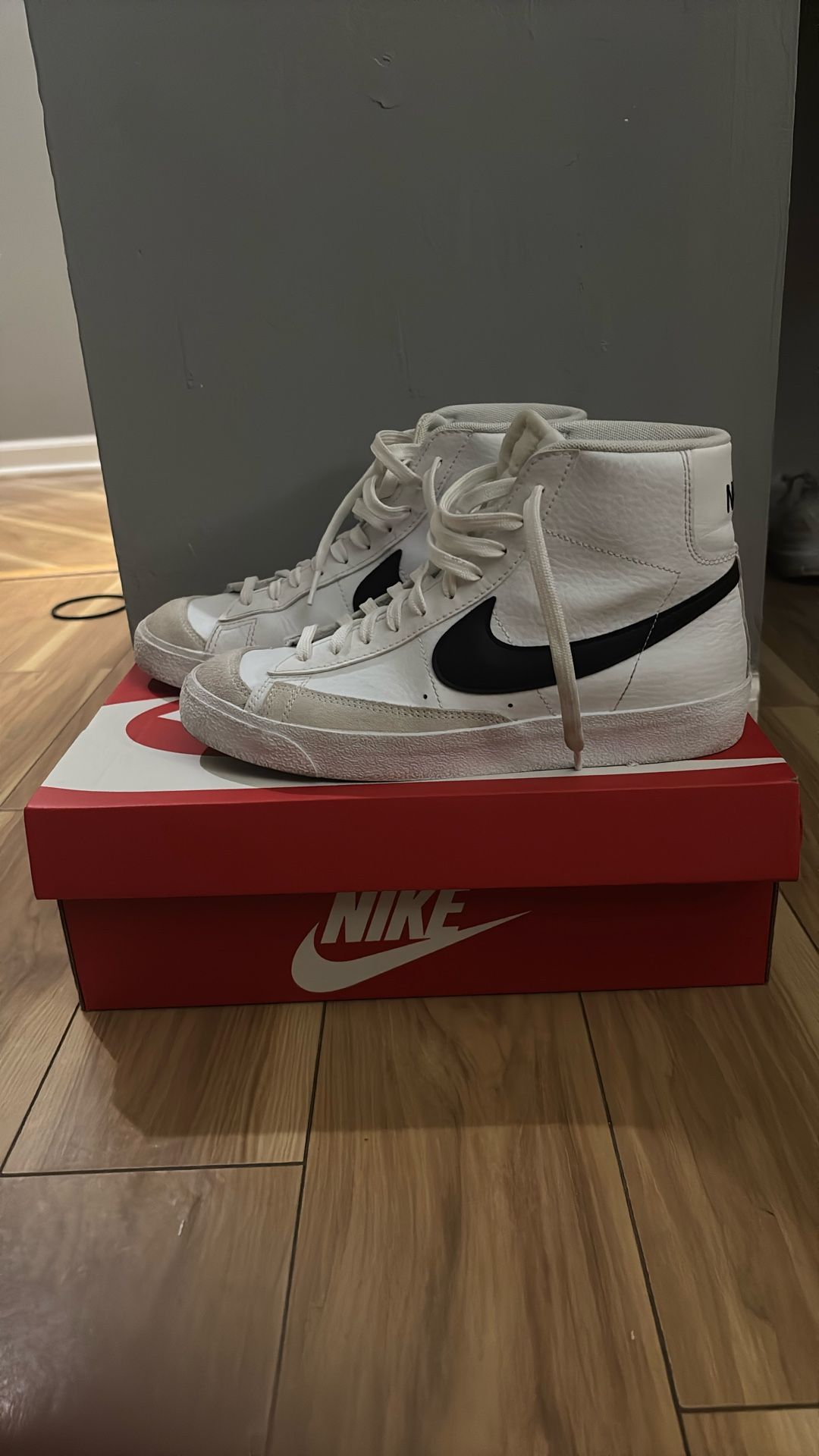 nike blazers 7y/8.5/7