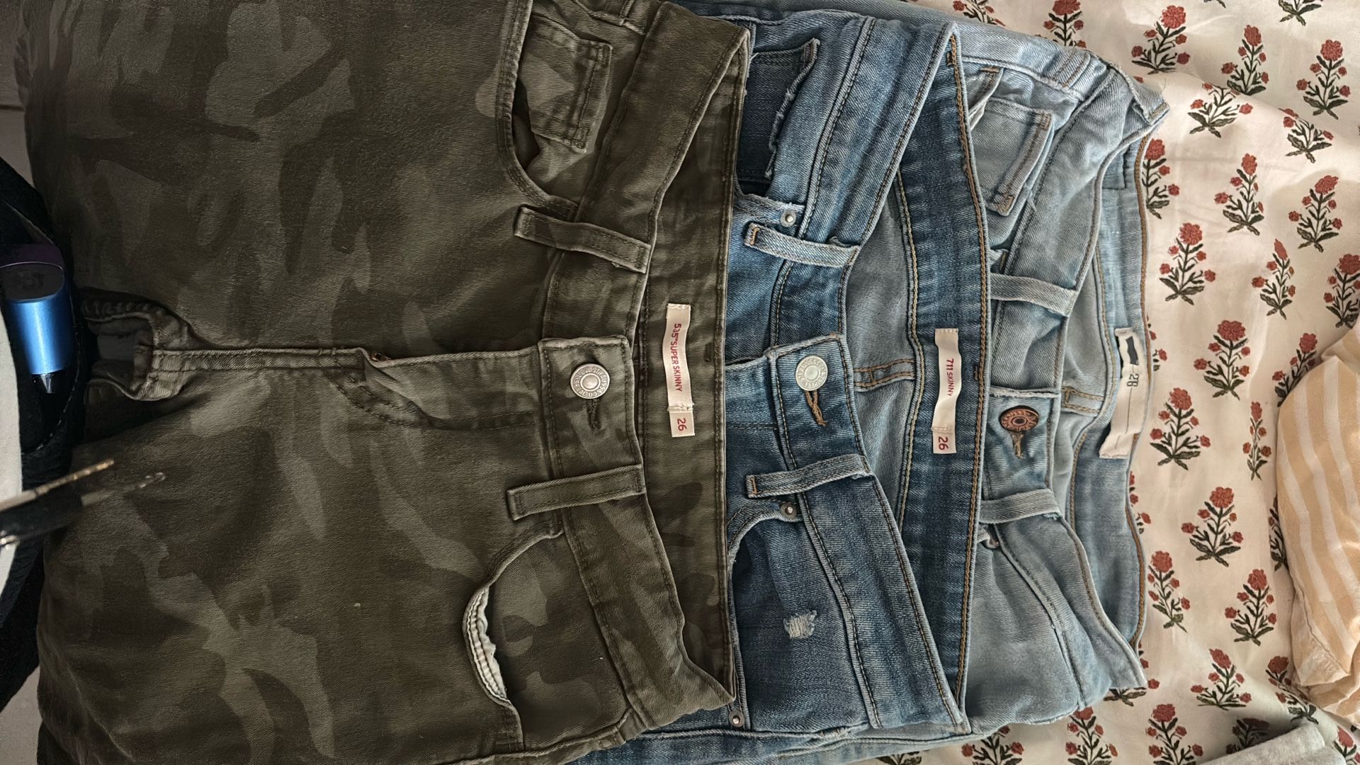 Women’s Size 26 Real Levi’s