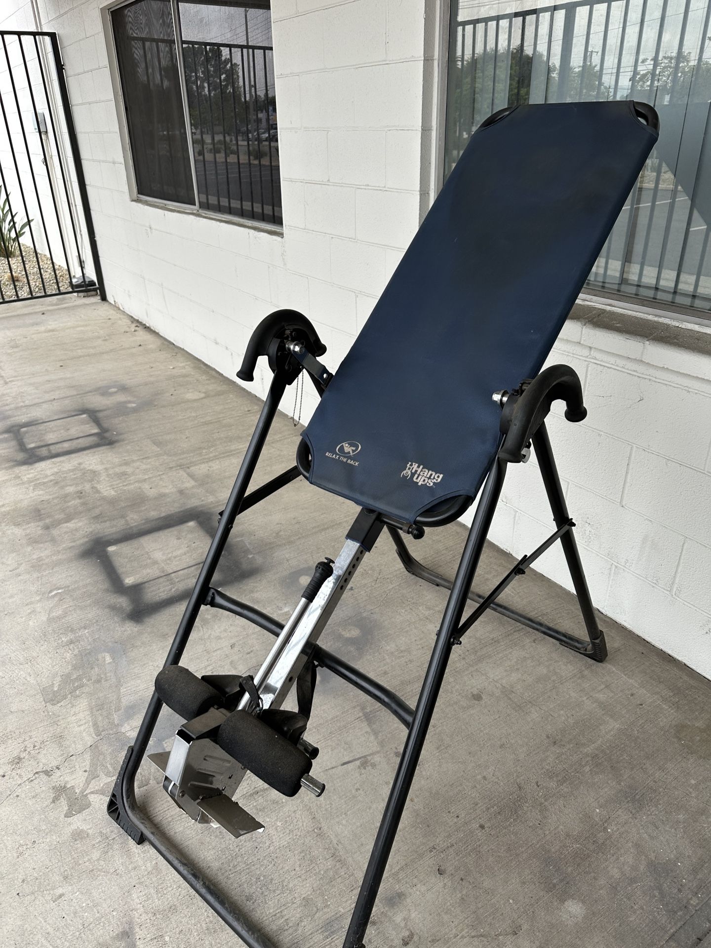 Relax The Back Hangs Ups Inversion Table