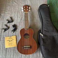 Gorgeous Lanikai LU-21 Soprano Wooden Ukulele With Soft Case And Extras!
