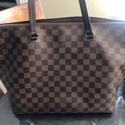louis vuitton used authentic