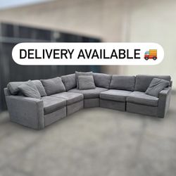 Grey/Gray Macy’s Radley 5 Piece Sectional Couch Sofa - 🚚 DELIVERY AVAILABLE 