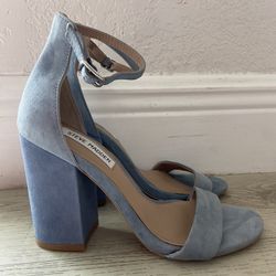 Steve Madden Carrson box heel - SIZE 6 light blue suede 