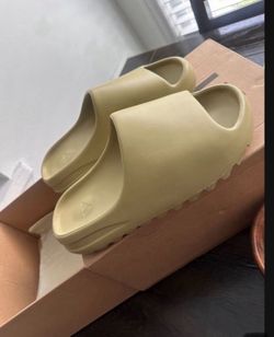 New Yezzy slide size 10