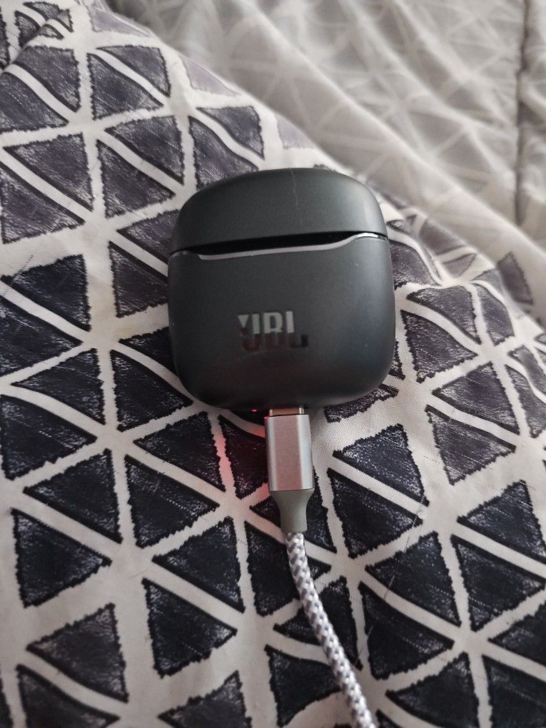 JBL Wireless Ear Buds