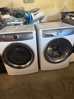Very nice washer and dryer set extralux everything work good only $575