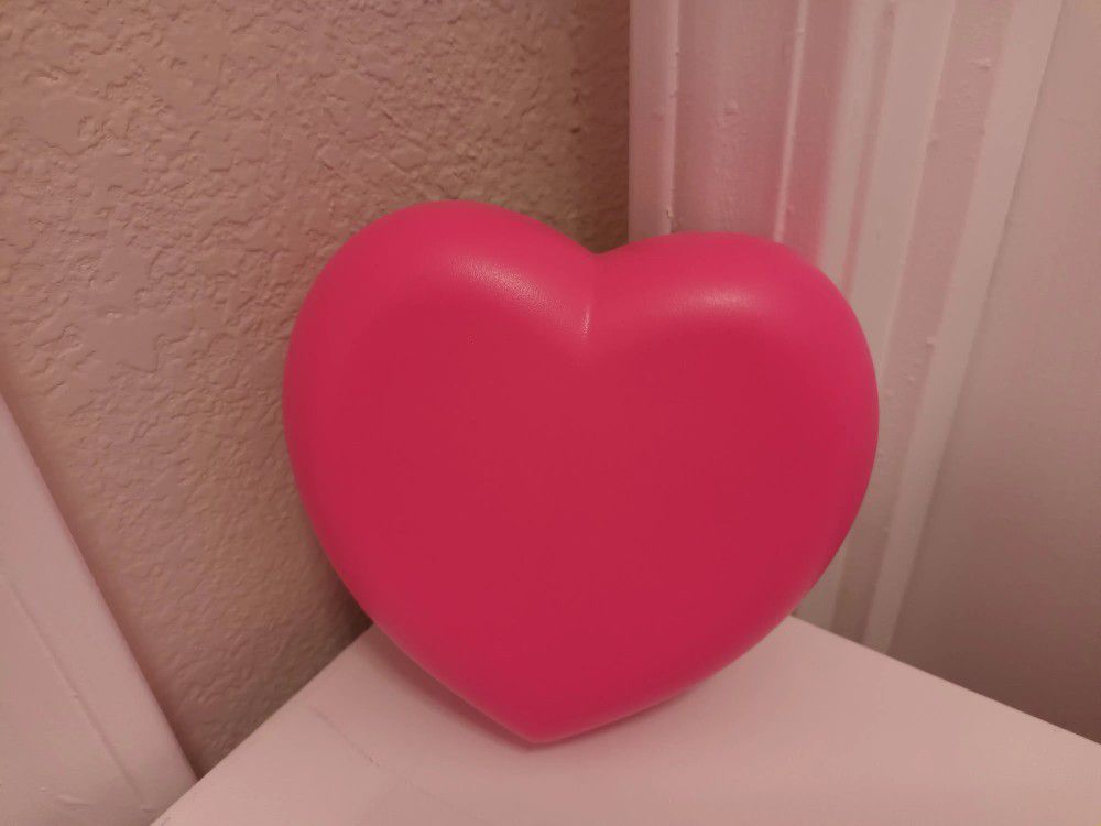 TUPPERWARE Bright Cherry Pink Heart Shaped Snack Treat Toy Keeper One Piece Hinged Container