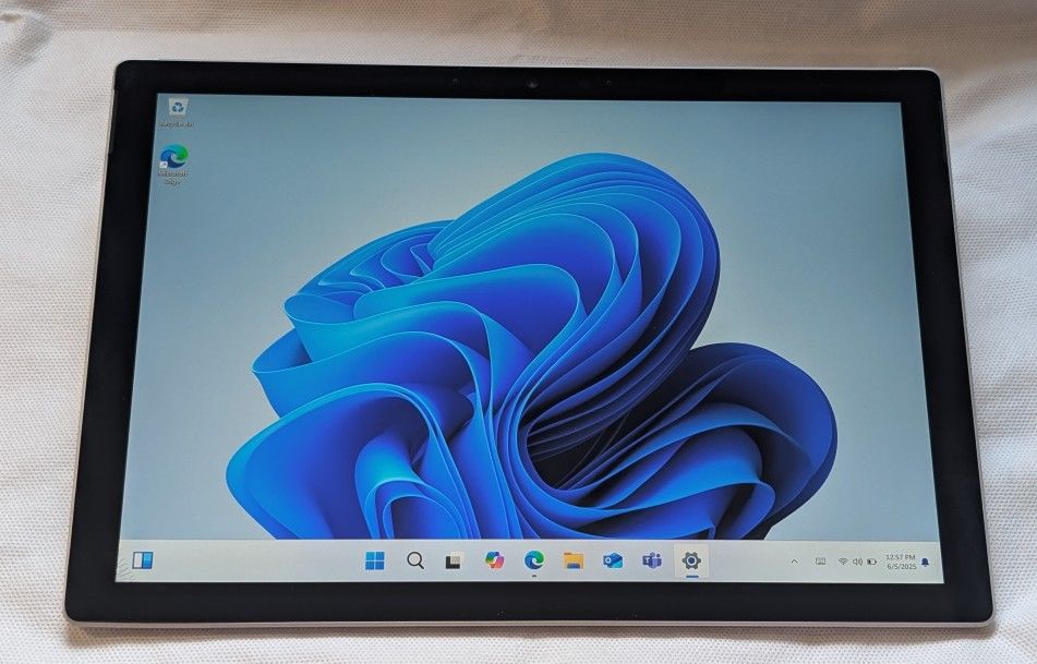 MICROSOFT SURFACE PRO 7 WINDOWS TABLET i5 Processor 8GB RAM READ!