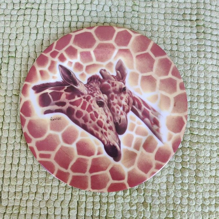 Giraffe Plate From St Martin 7.5" Diameter Decorative