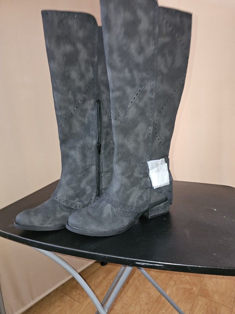 Suade Boots Size 8