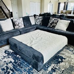 Ashley’s 4 Piece - Sectional Sofa 