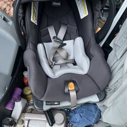 ChiccoKey fit 30 Baby Car Seat. With 2 Bottoms  …so Mom And Dad Can Have The Bottom In 2 Cars And Switch The Seatto Whichever Car They Are Going To D