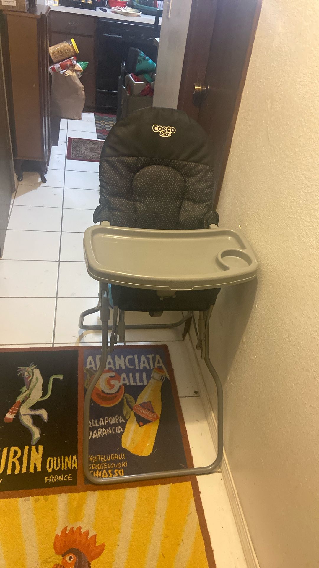 Cosco Hi Chair Price 15$.  Pick Up. E.  72.   and. Grandview.  E.    Tacoma 