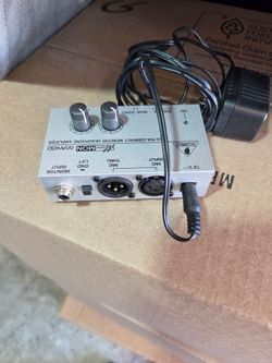 Behringer Headphone Amp