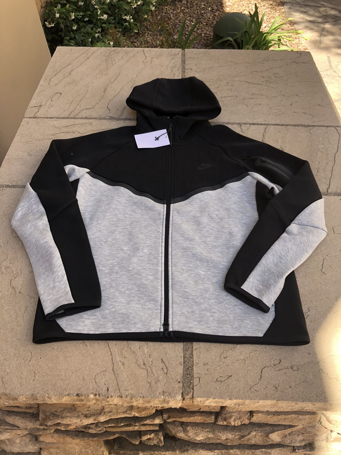 New Nike Tech Fleece Hoodie Jacket Black Gray Men’s M Medium