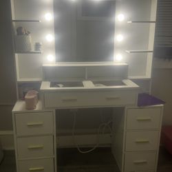 7 Drawer Glass Too Vanity 