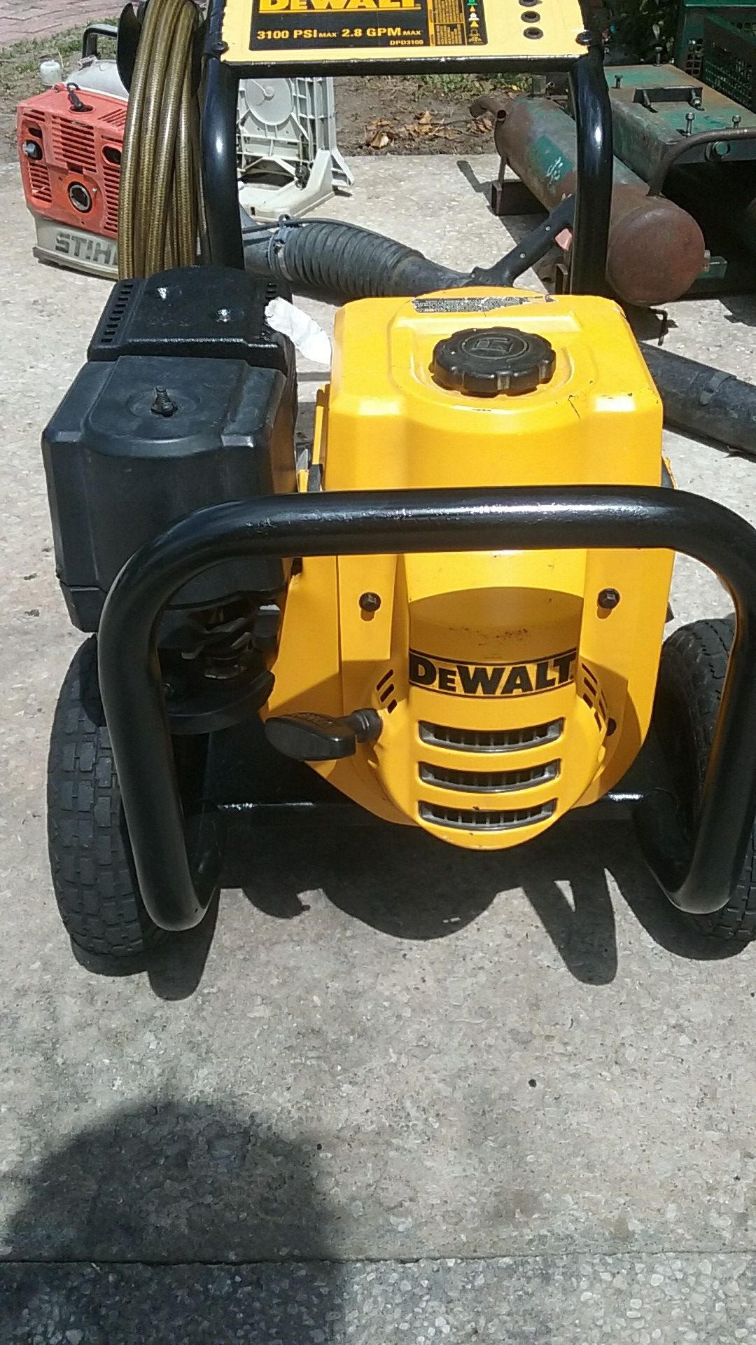 Dewalt pressure washer 196cc 3100 psi 2.8 gallons per minute Max model